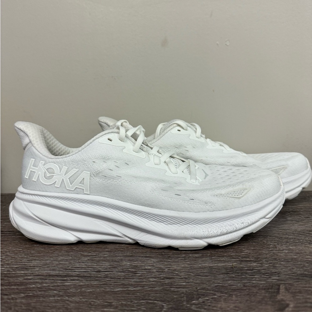 Women’s white Clifton 9 Hoka